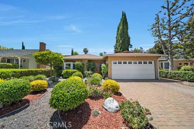 20924 Avenue San Luis, Woodland Hills, Single Family Residence,  for sale, Scott & Sherry Walter, Beverly & Co.